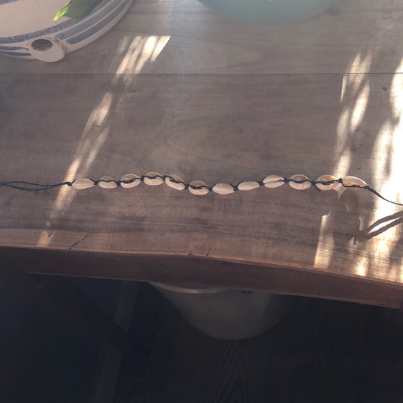 Puka shell necklace - Picture 3 of 4